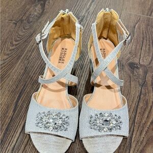 Badgley Mischka Girl’s Formal Sandal (Girl  size 2)